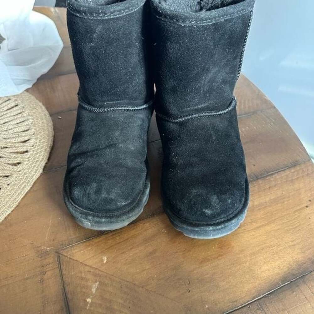 Black Bearpaw boots